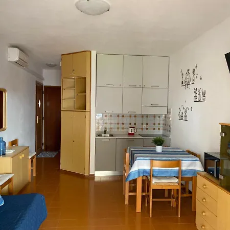 Casa Briciola - Fully Equipped, Garden And Pool Apartment Bibione